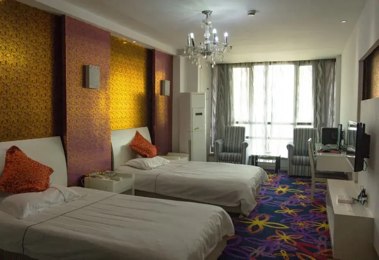 Jialun Gainian Hotel