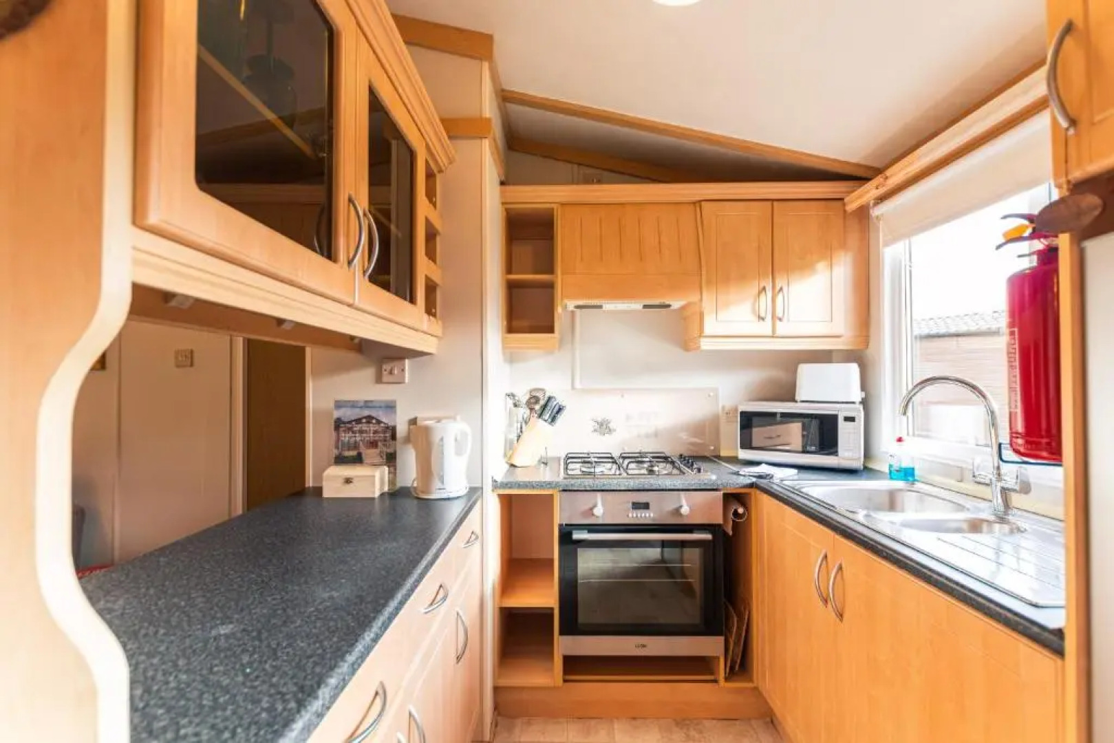 Woodland Lodge With Hot Tub