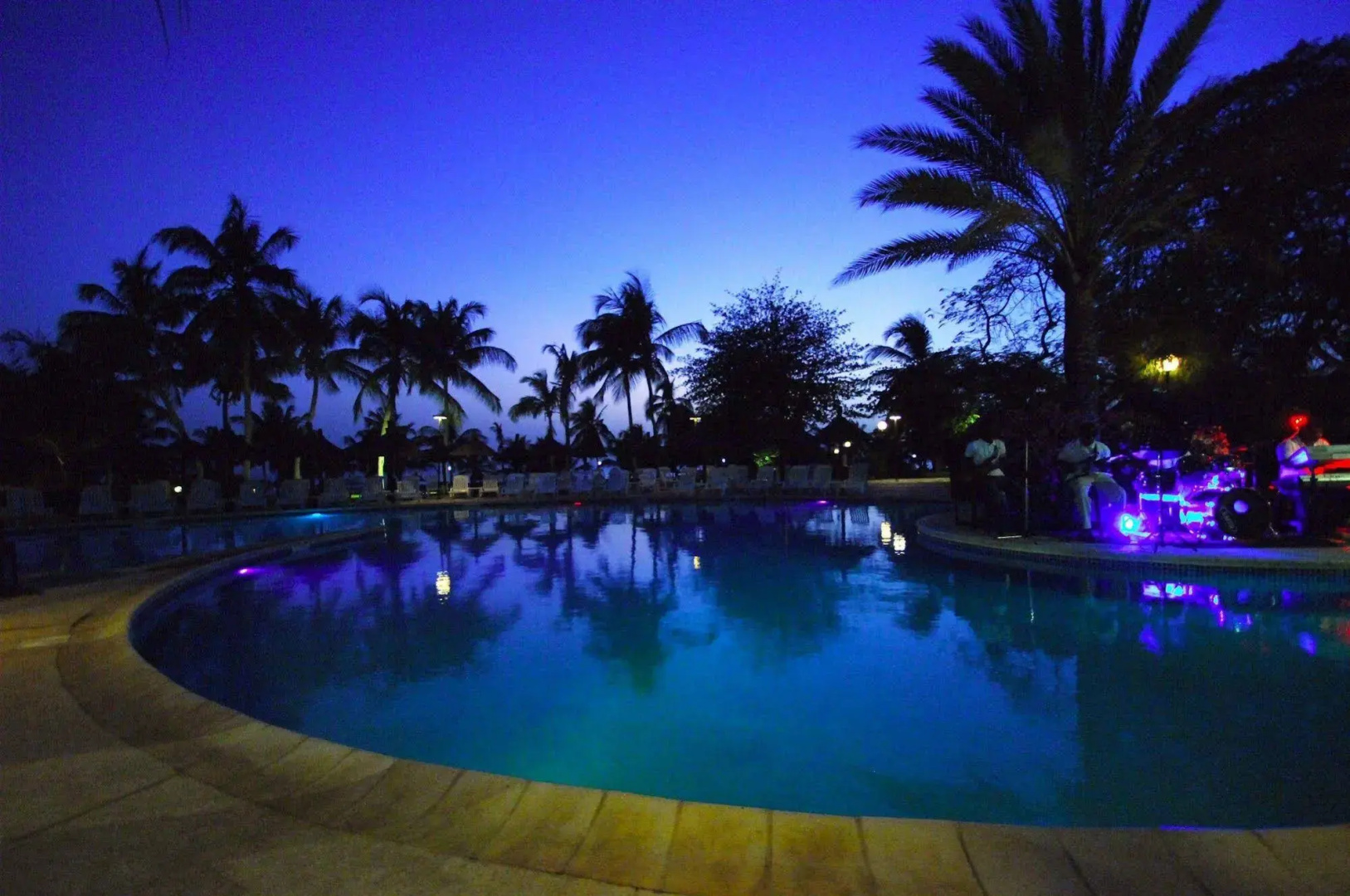 Royam Hotel