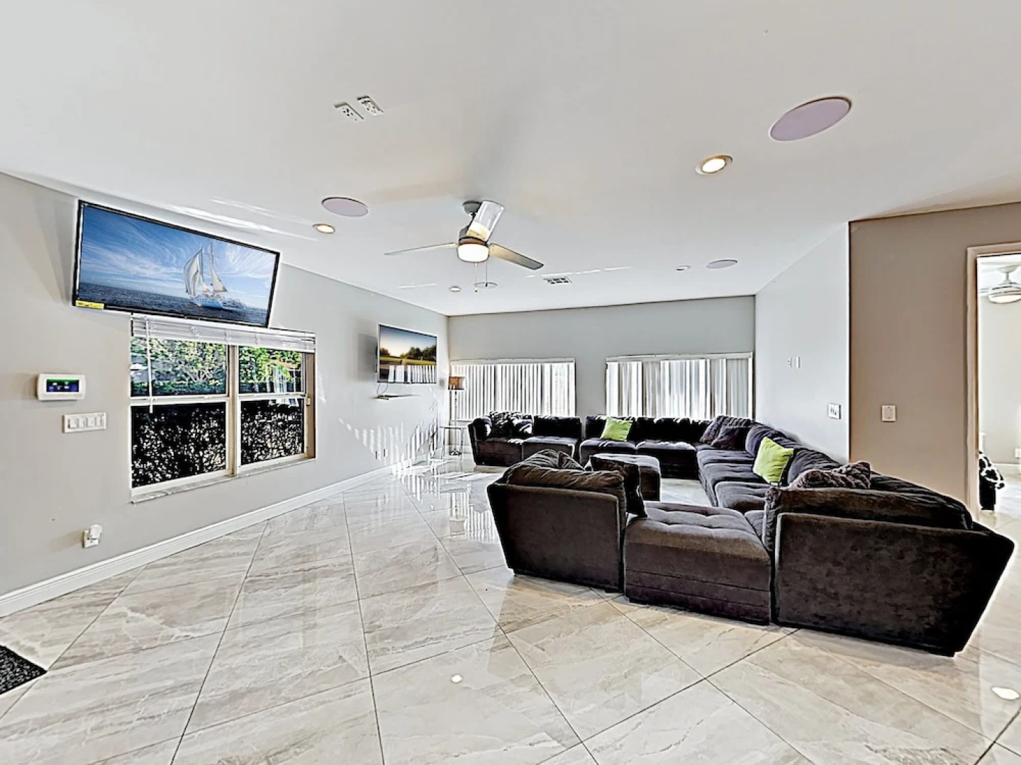 New Listing! Sumptuous Near Beach W/ Pool 3 Bedroom Home