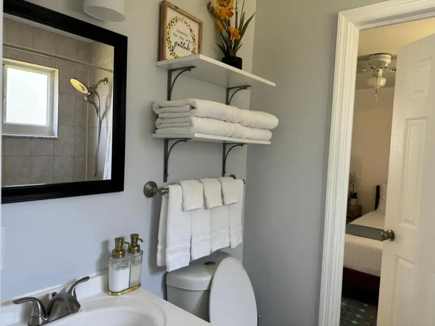 Cozy 2 bedroom near intercoastal & beaches