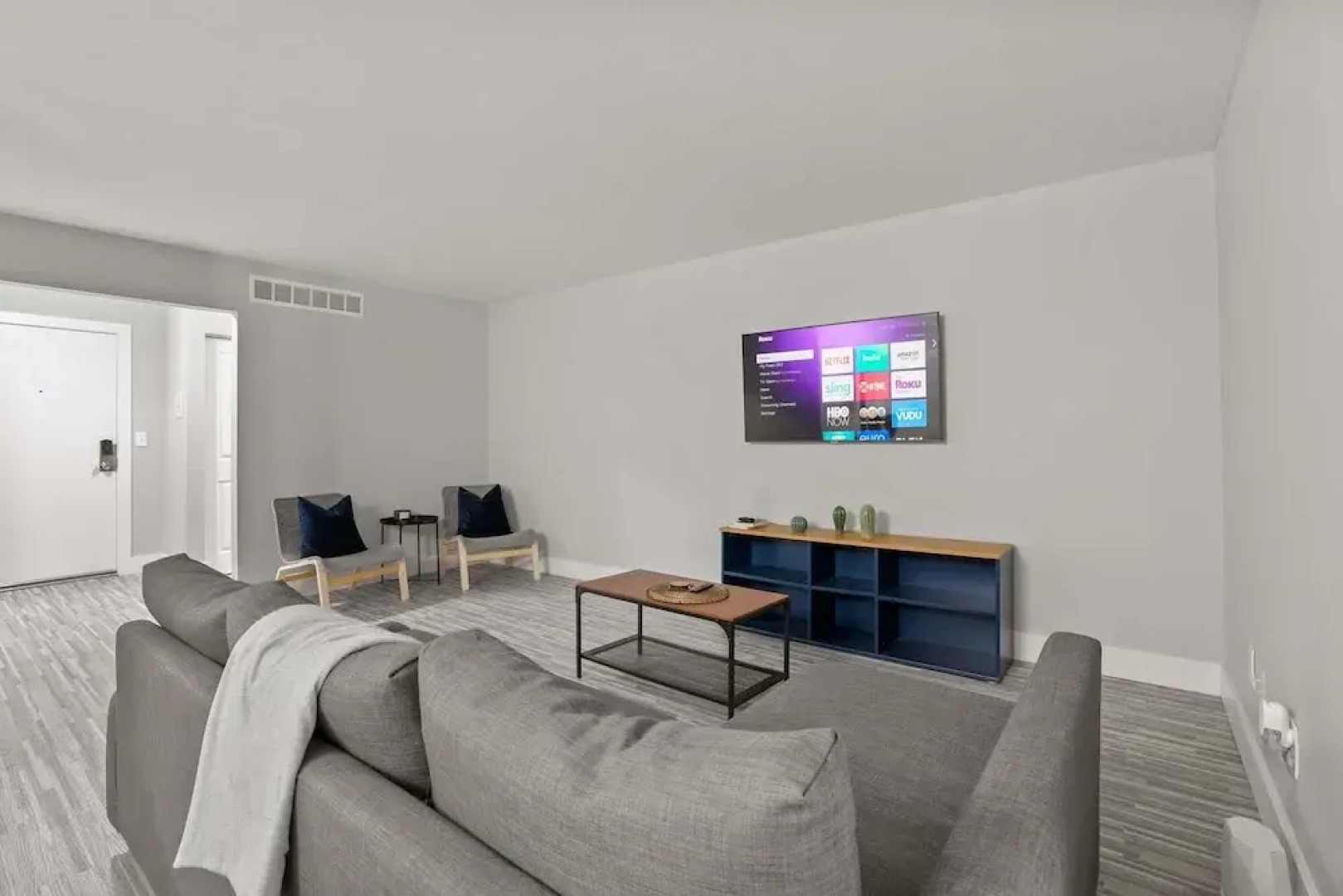 Modern 2BR 2BA Apartment With Pleasant Views