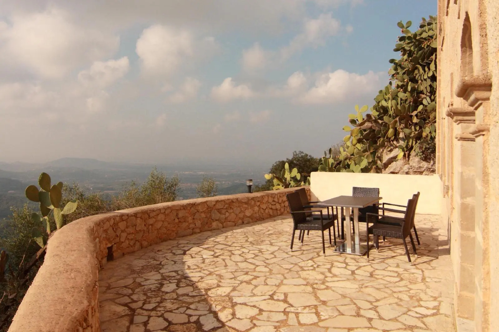 Petit Hotel Hostatgeria Sant Salvador