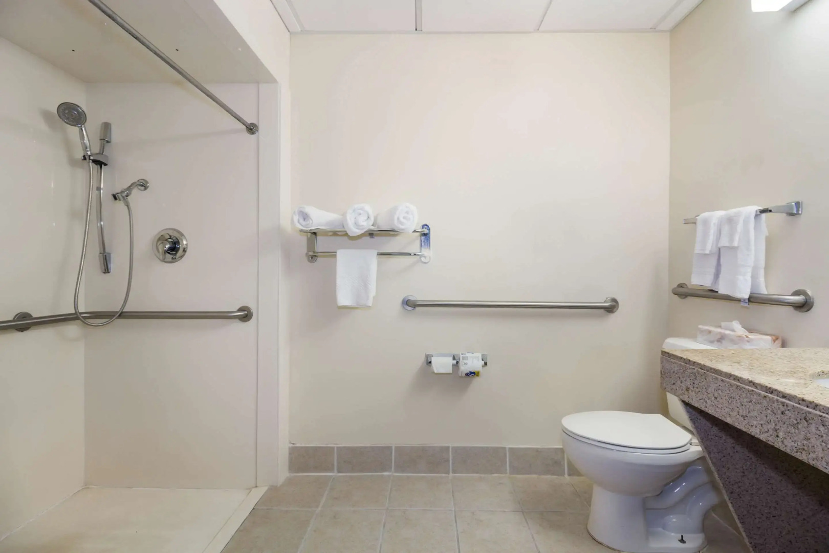 Clarion Pointe Charleston - West Ashley