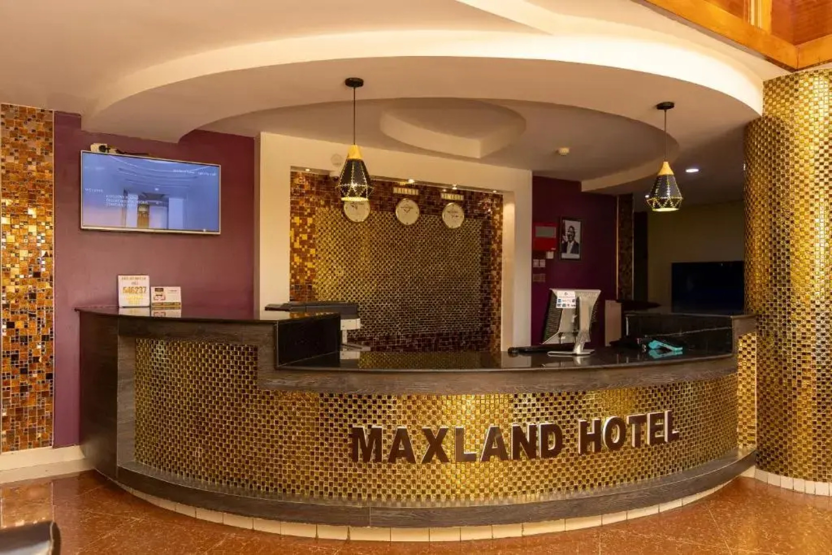 Maxland Hotel