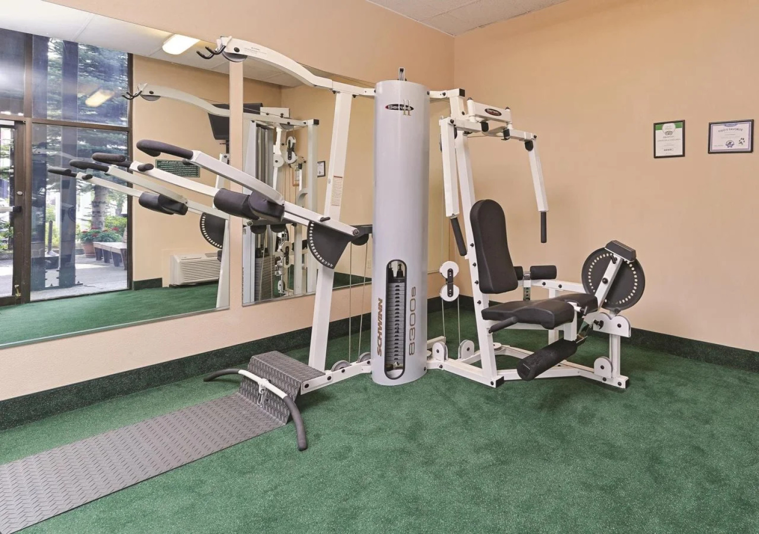 Sandpoint Hotel & Suites Downtown