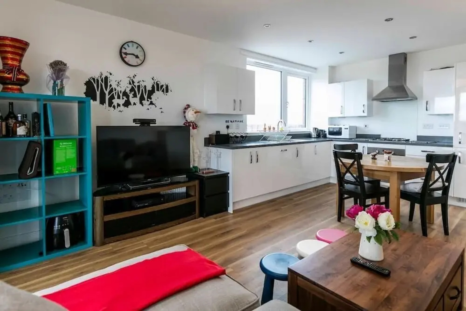 Trendy Sunlit 2BR Cambridge Home /free Parking