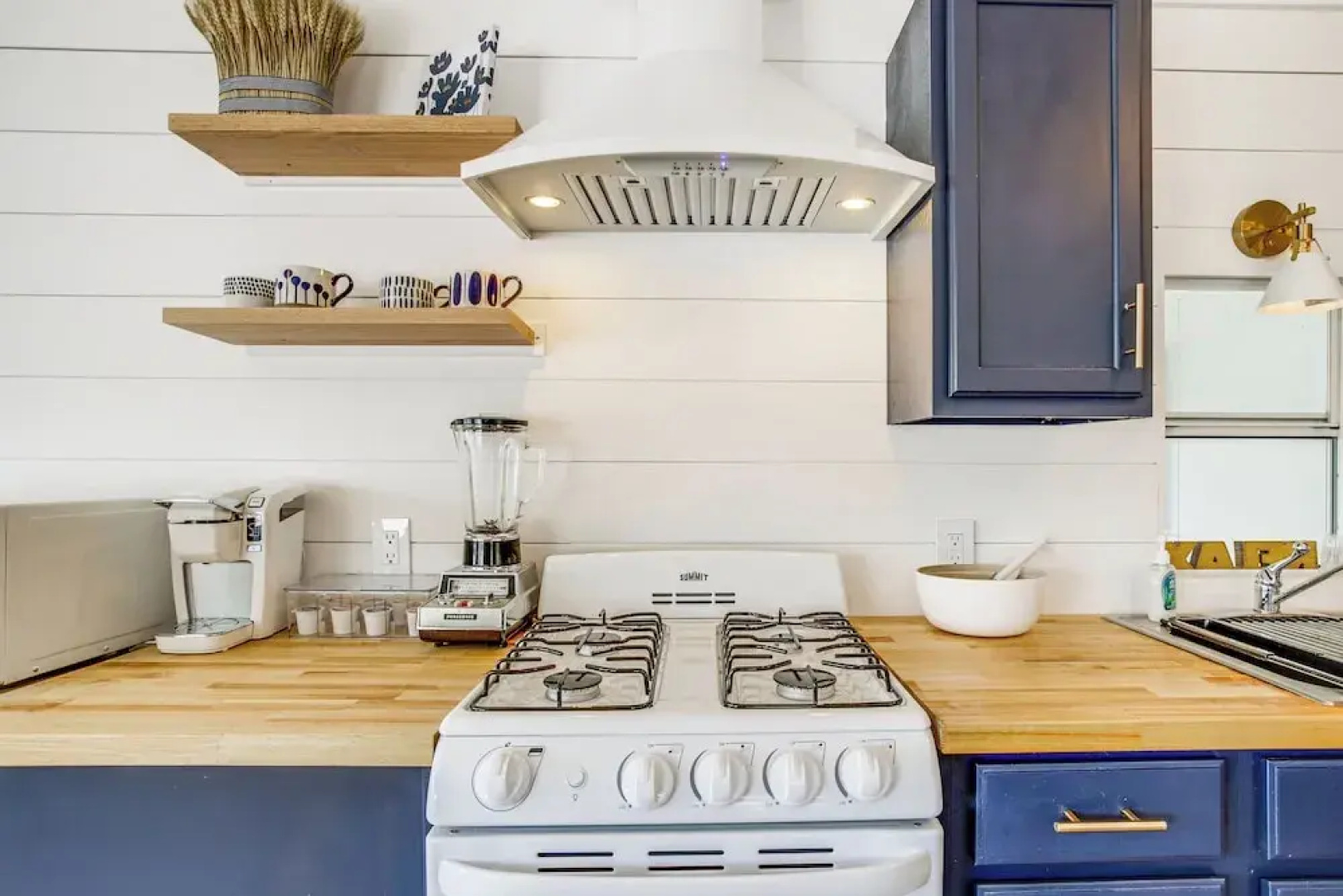 Breezy Ocean Pines Cottage w/ Patio & Pool Access!