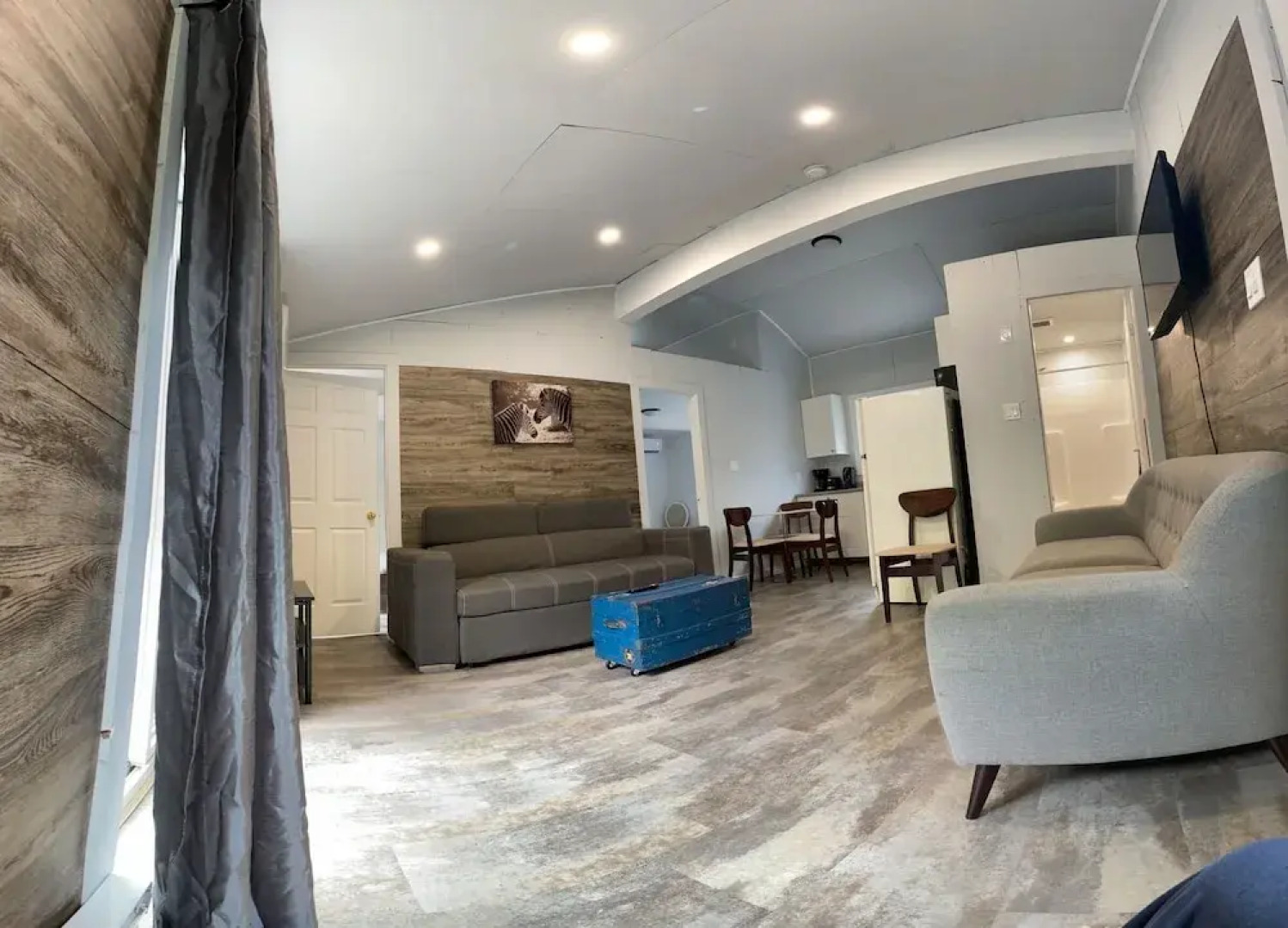 Harrison Lake Cottages