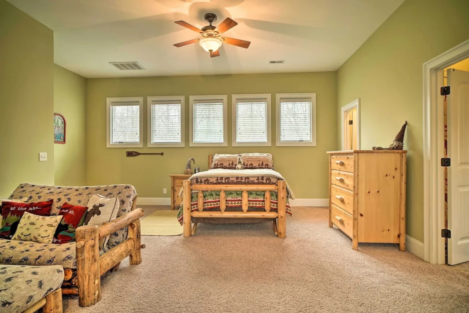 Dog-friendly Family Home Steps to Norris Lake