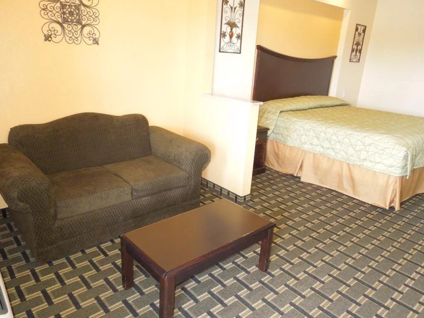 Homegate Inn and Suites