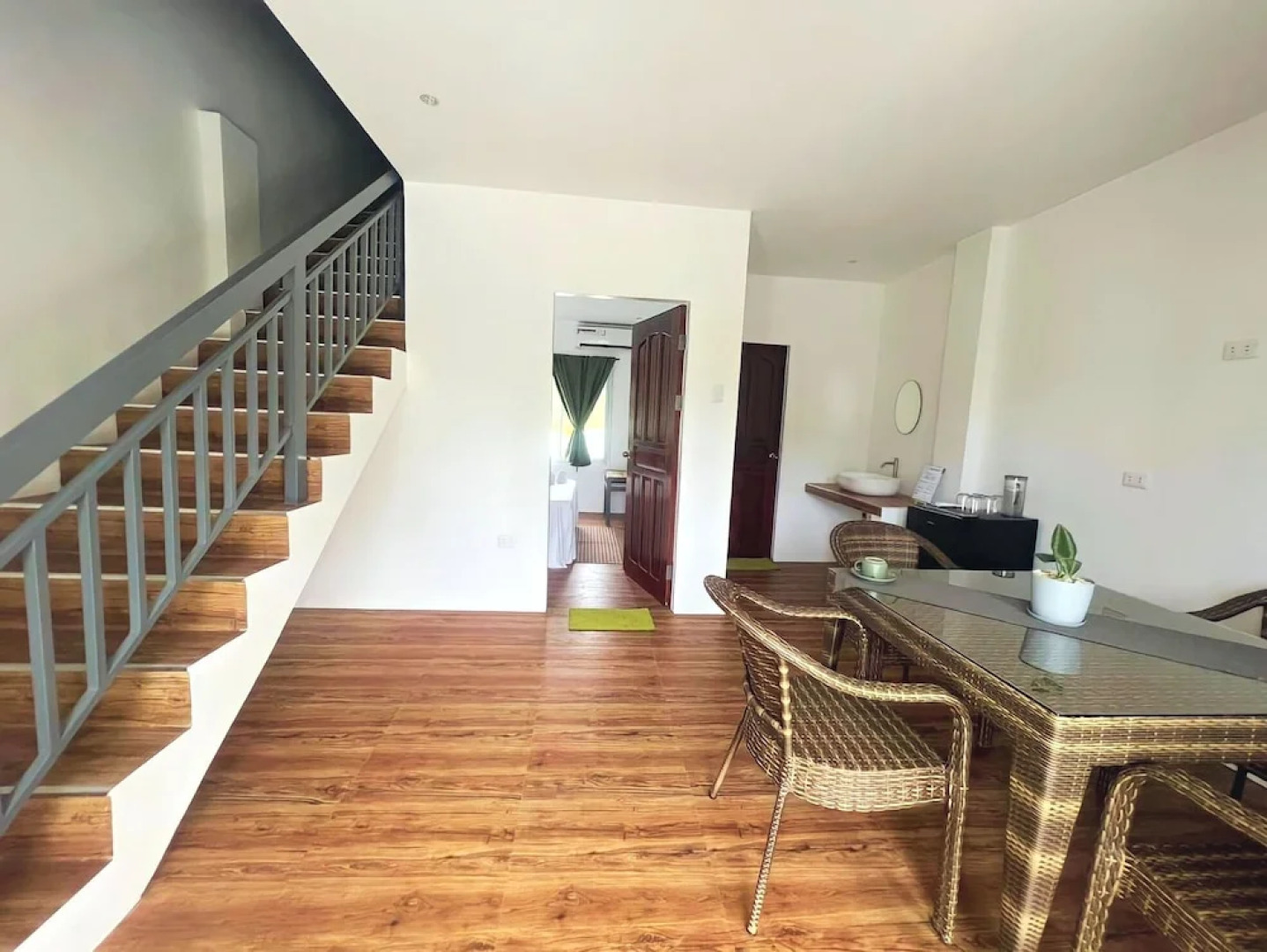 Royal Suites Port Barton