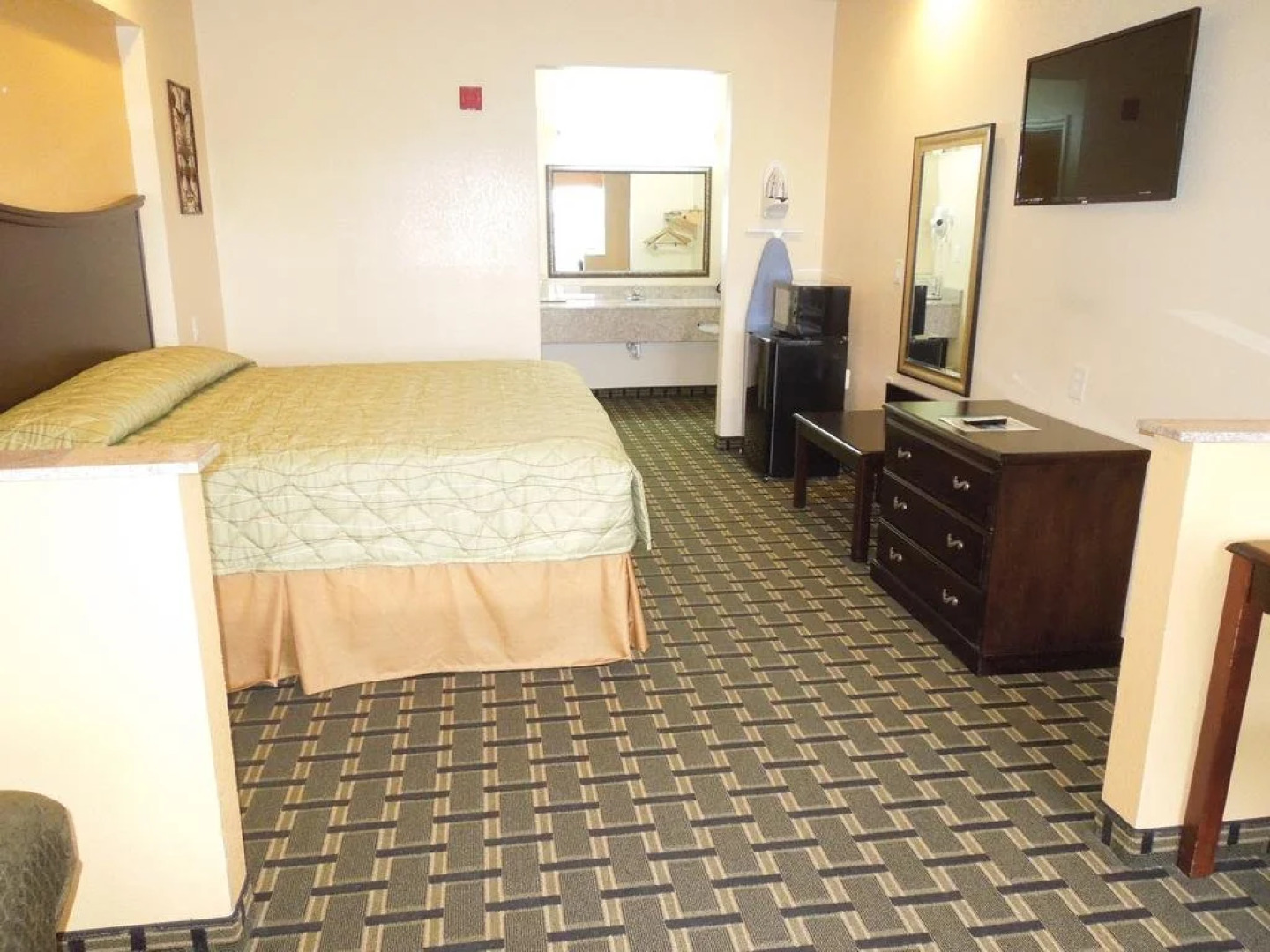 Homegate Inn and Suites