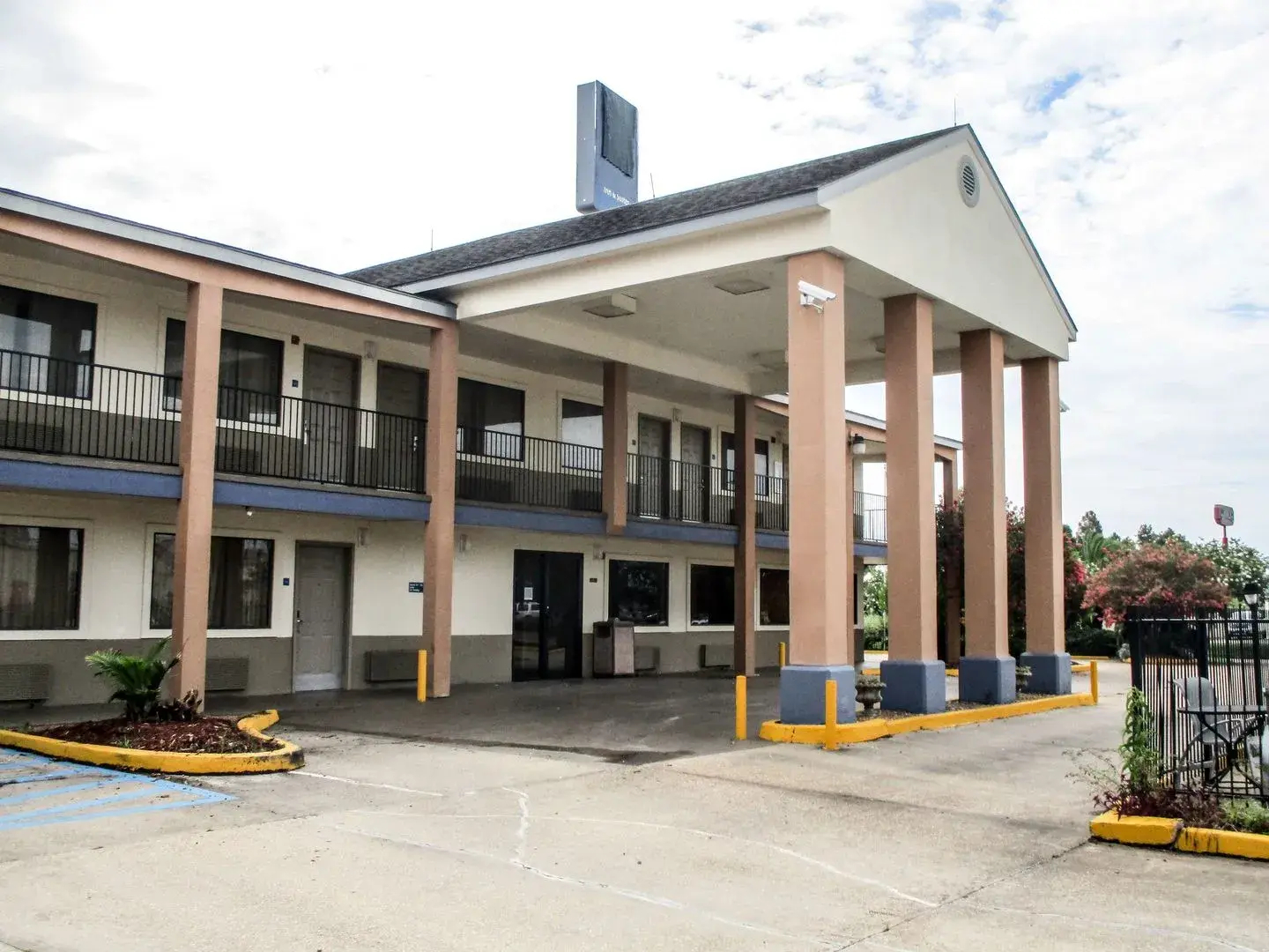 Deluxe Inn & Suites Morgan City