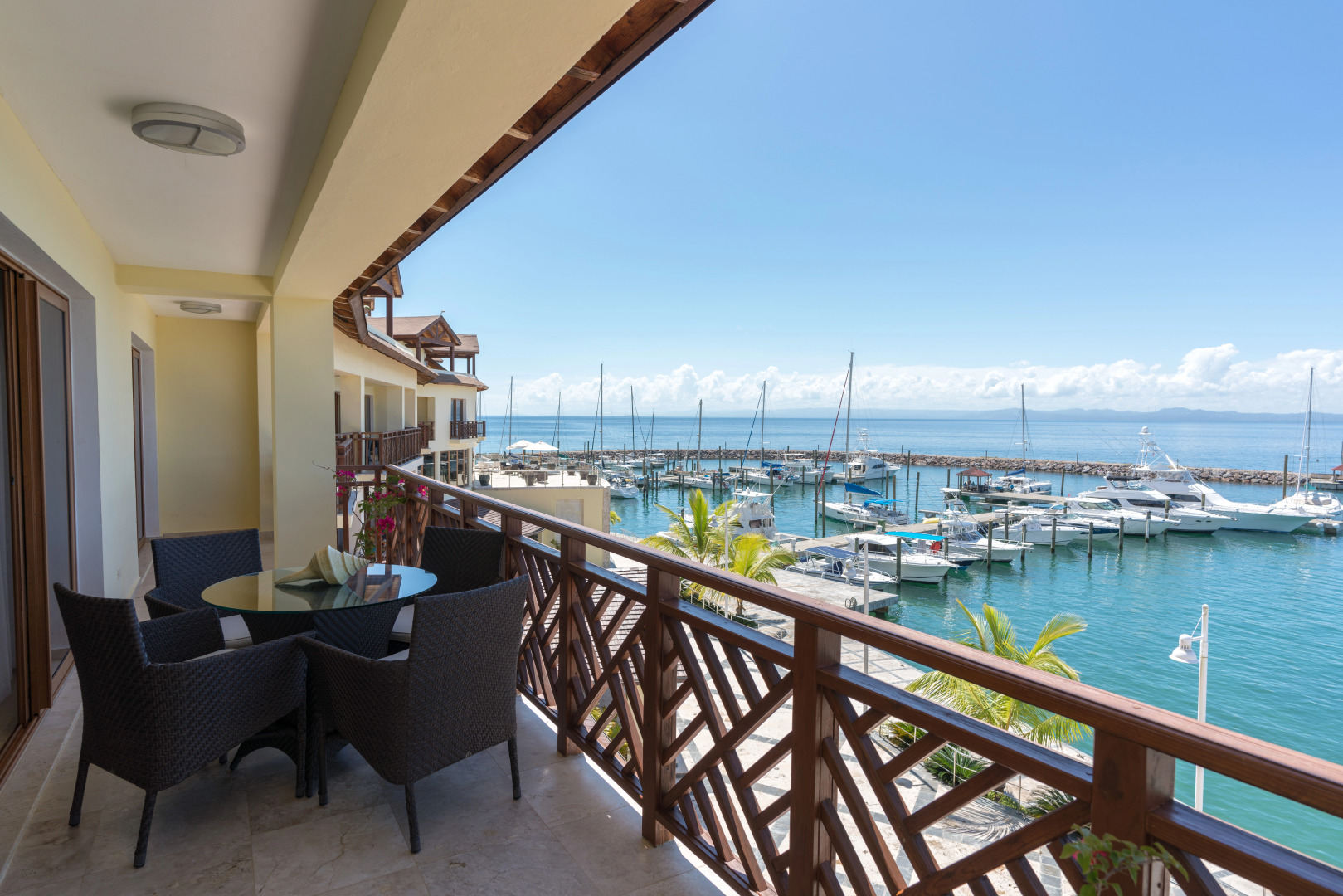 The Bannister Hotel & Yacht Club