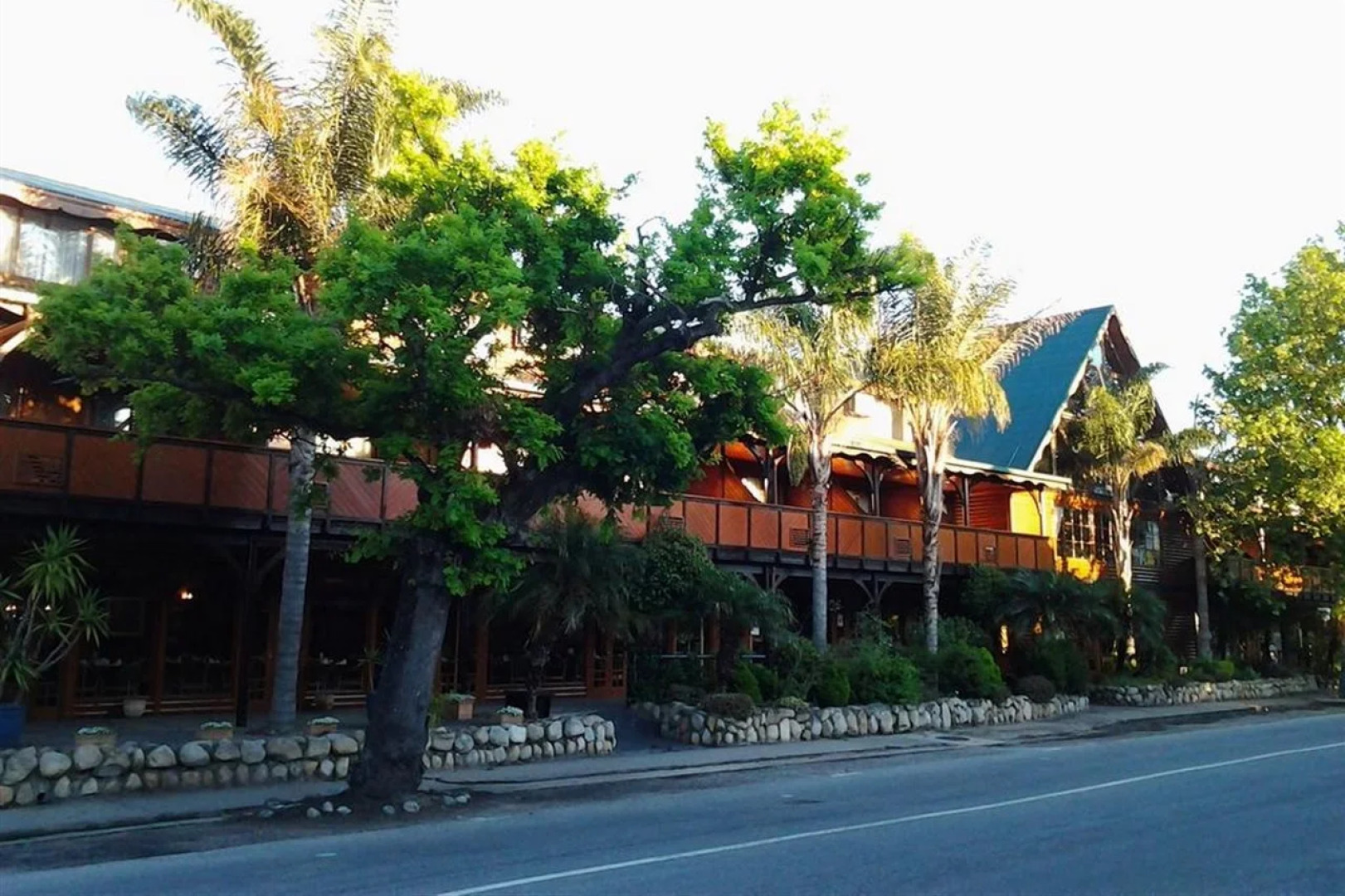 Knysna Log-Inn Hotel
