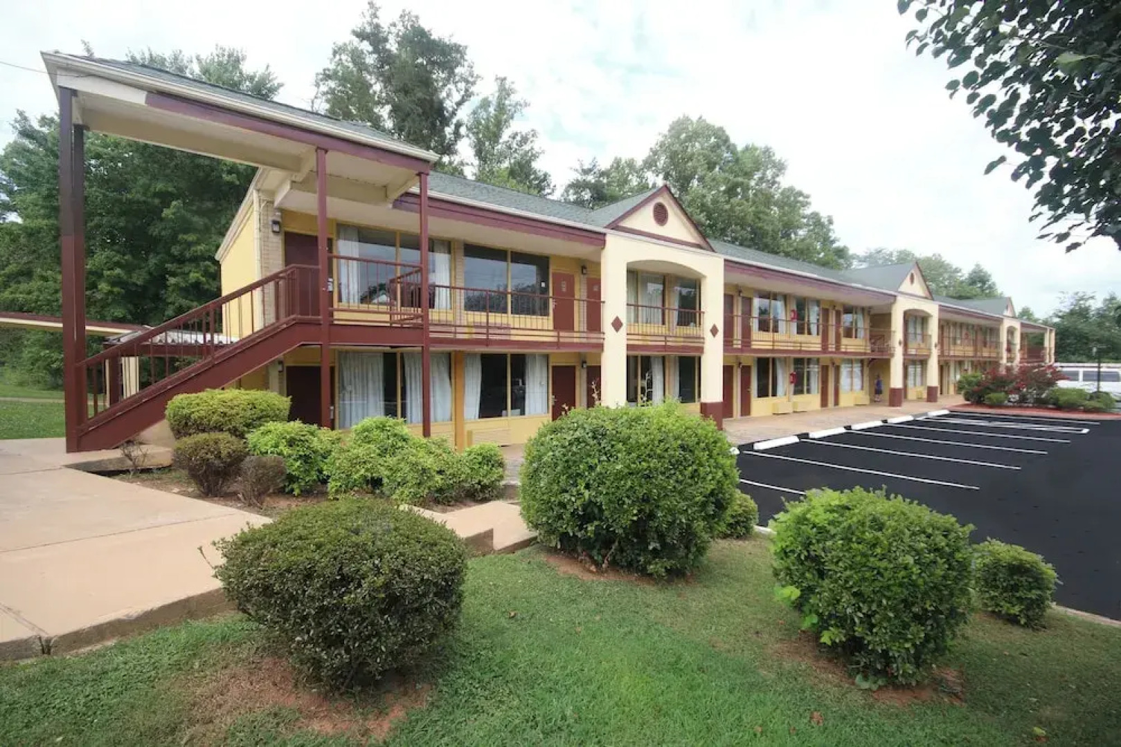 Econo Lodge Pilot Mountain