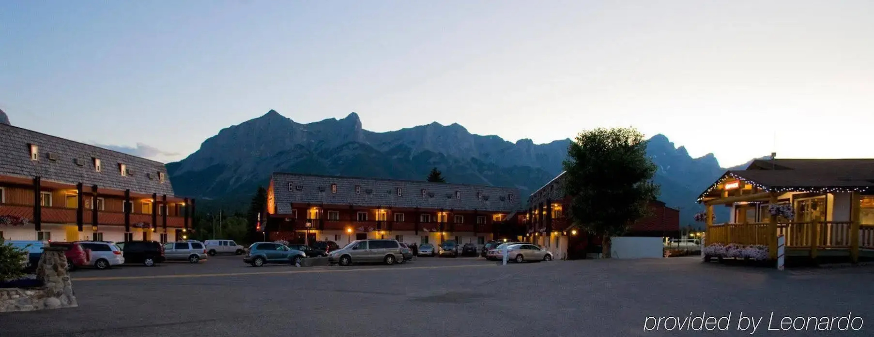 Rocky Mountain Ski Lodge
