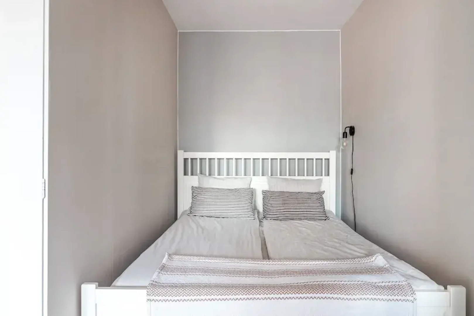 Bright & Cozy, Renovated Studio in the Center