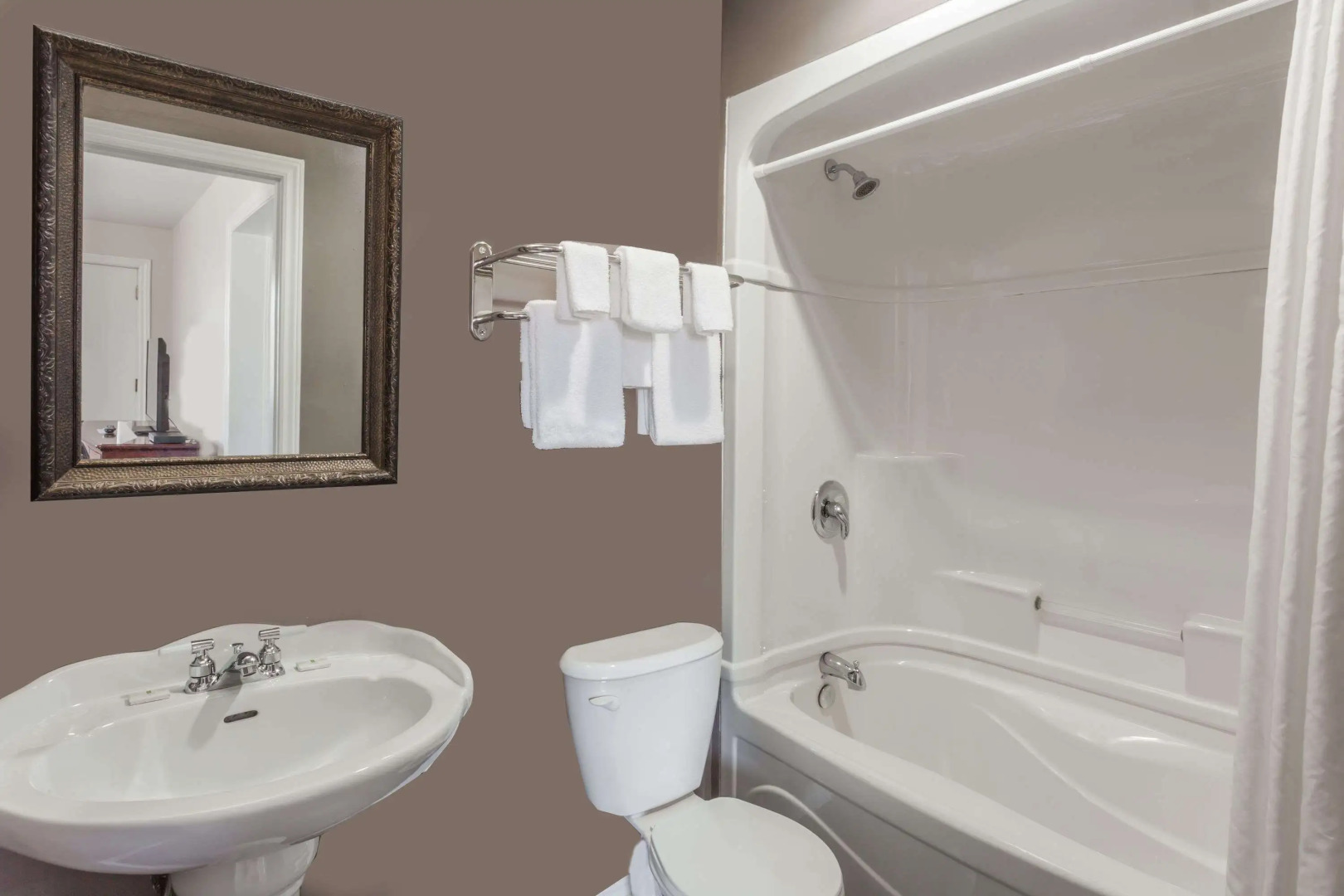 Super 8 by Wyndham Kirkland Lake