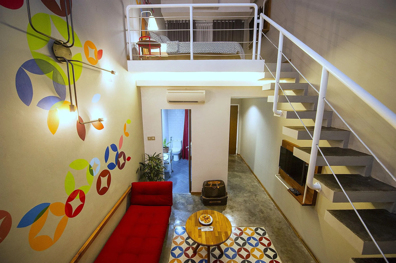 Lokal Hotel & Restaurant