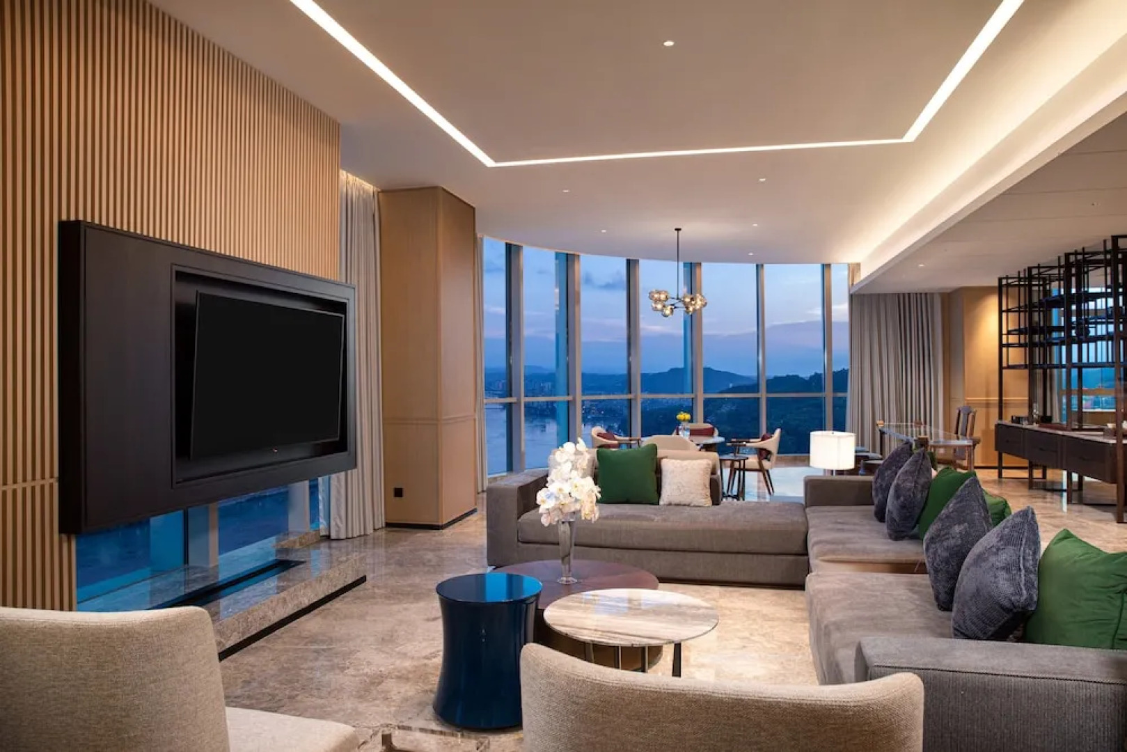 Hualuxe Yibin, An IHG Hotel