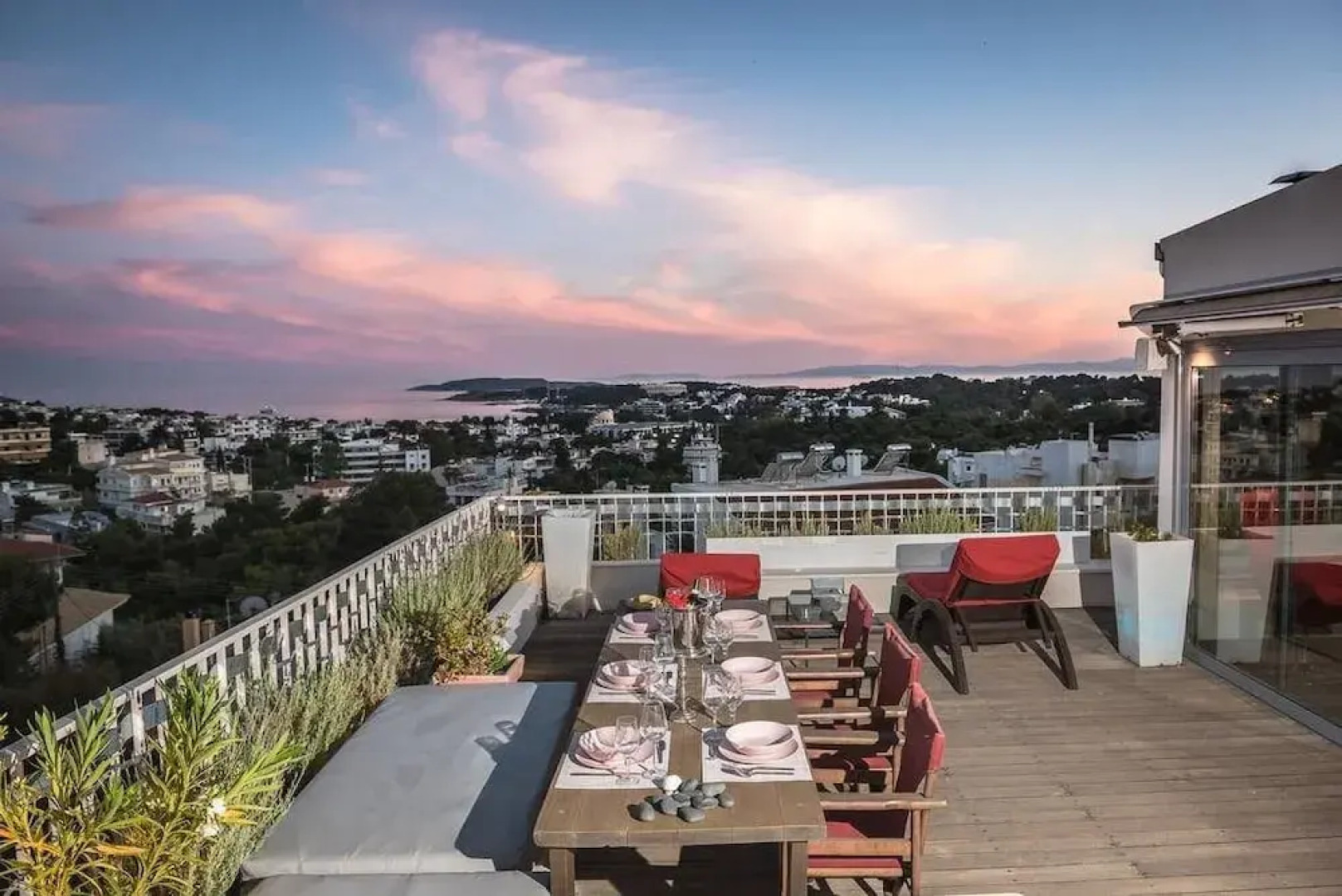 Sea View Apartment with Hot Tub & Sauna