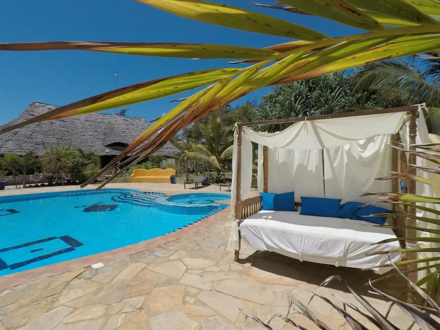 Queen of Sheba Beach Lodge