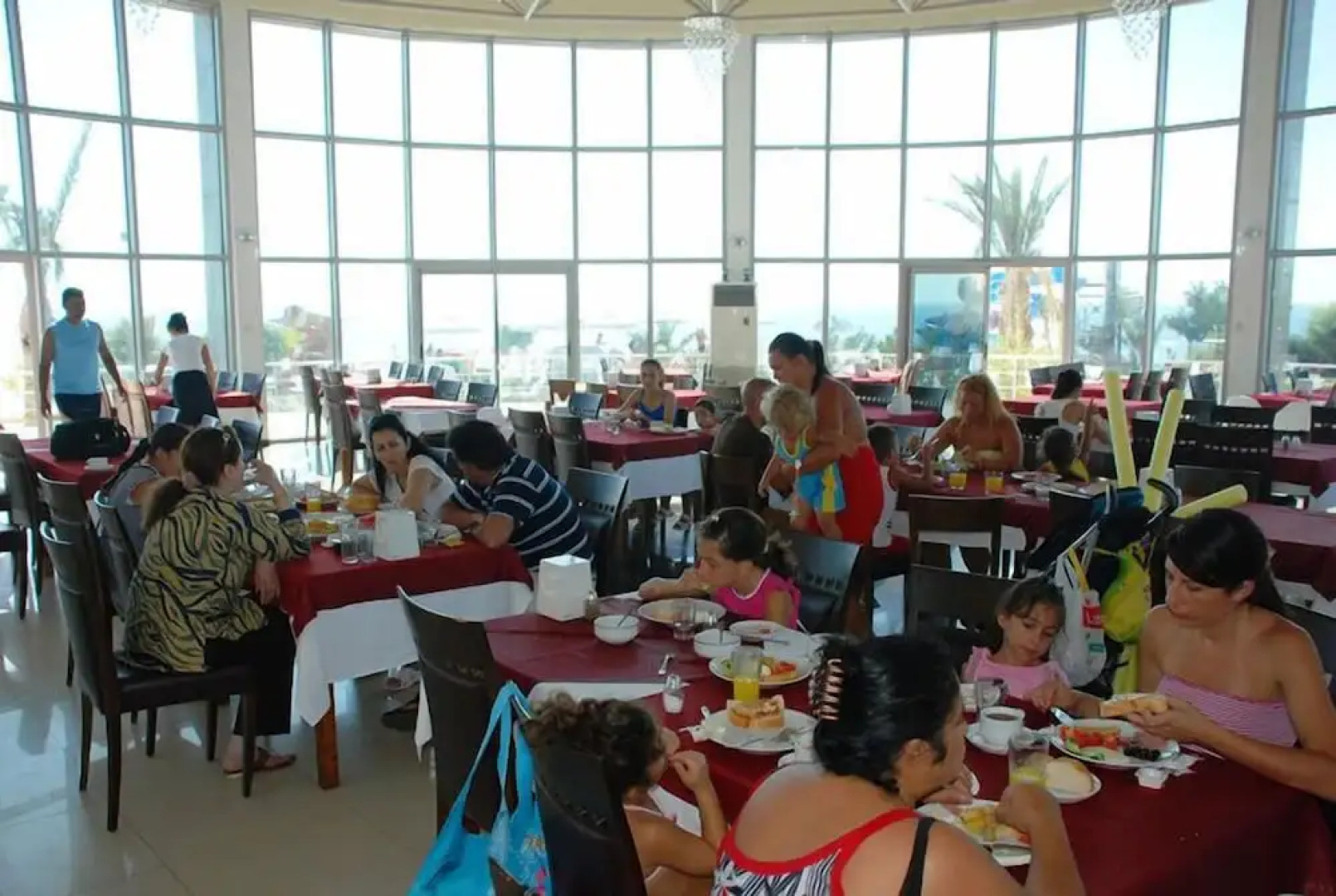 Yeldener Crystal Rocks