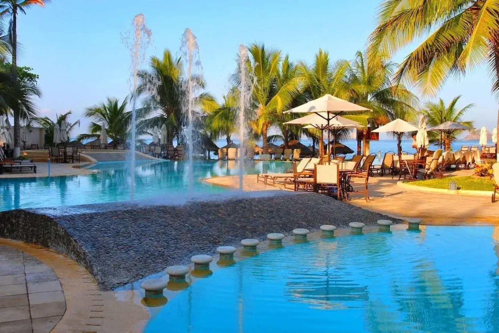 Residence B.ViewGrand 3BR by Villas HK28