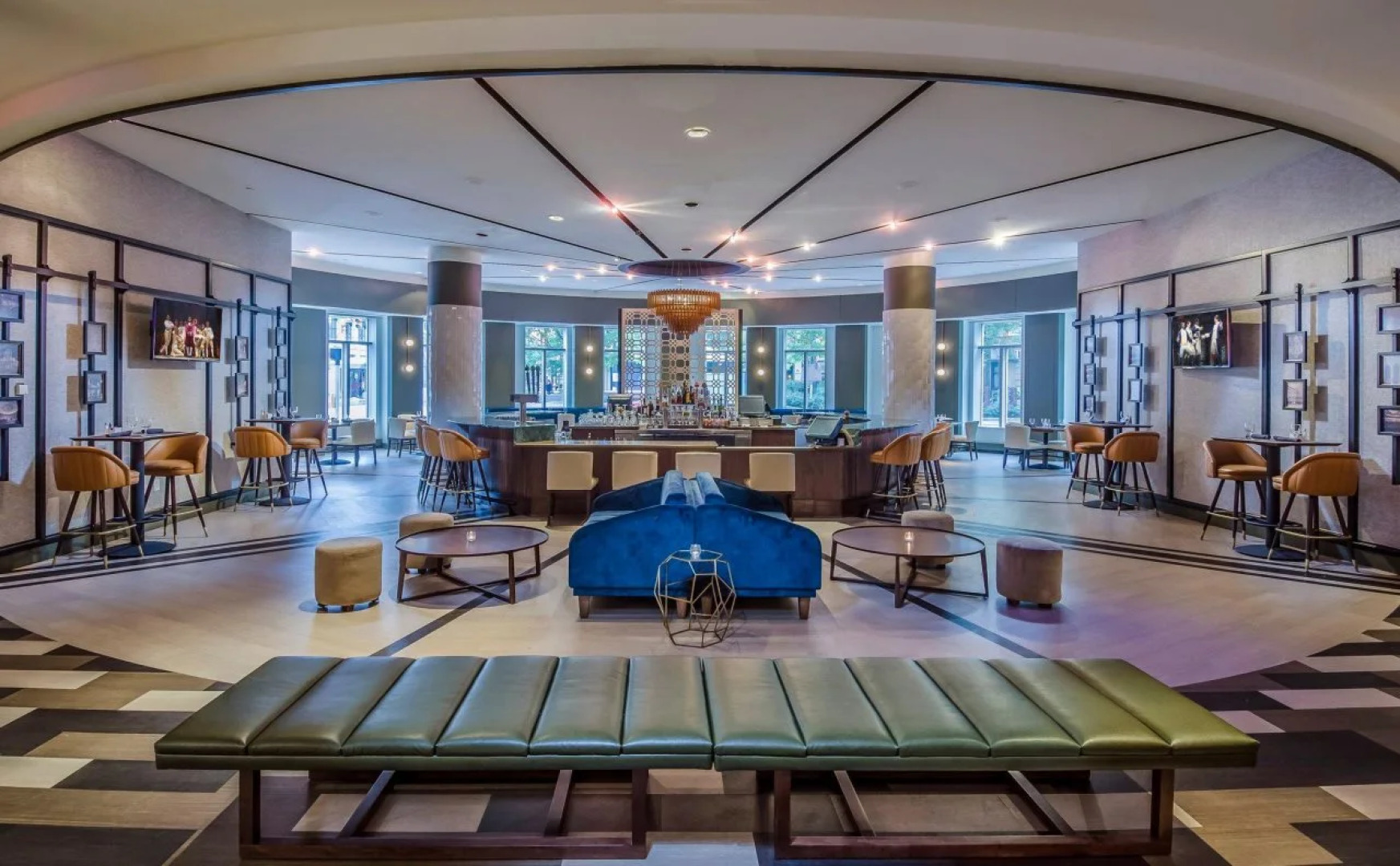 Crowne Plaza Cleveland at Playhouse Square by IHG