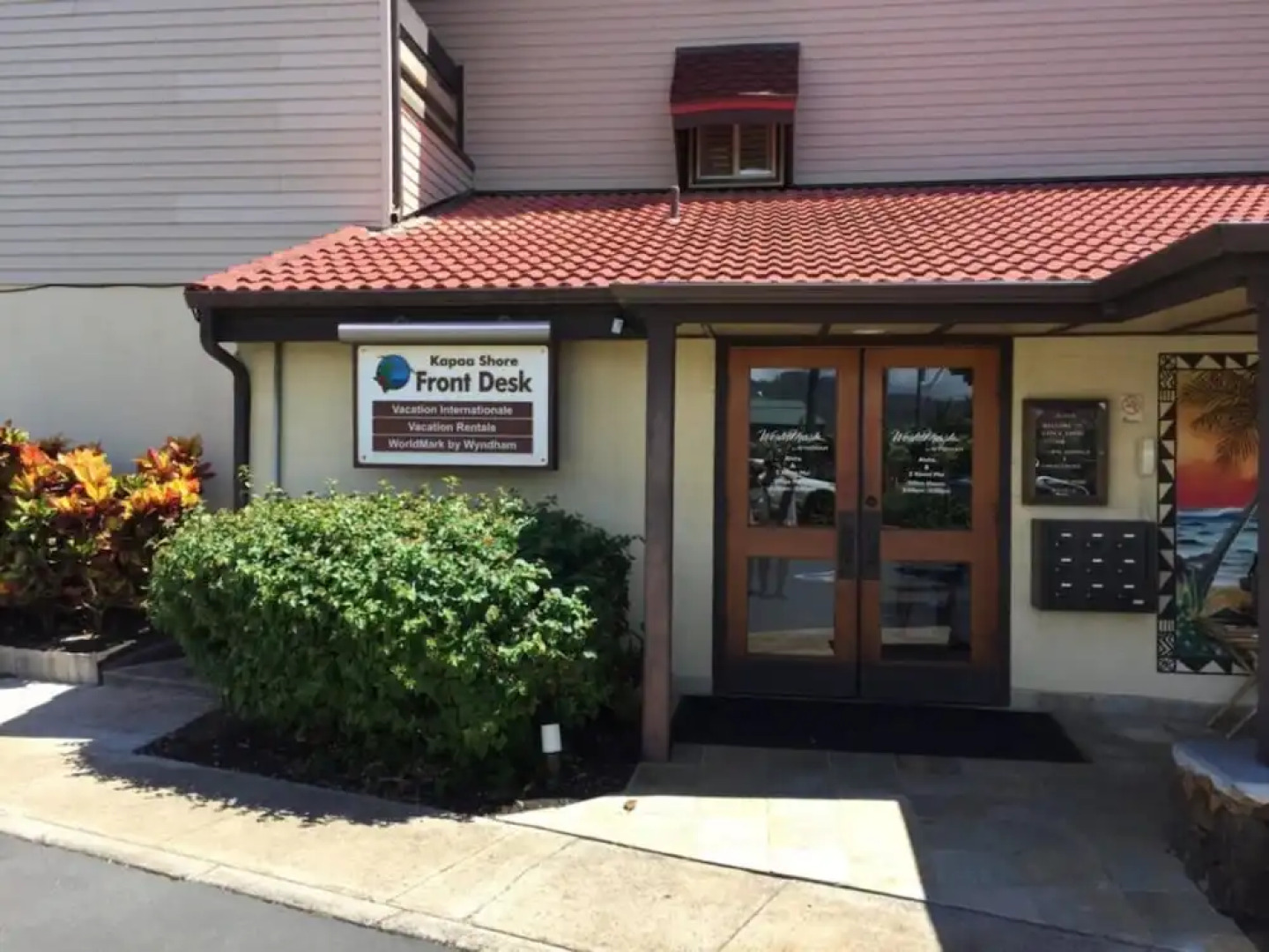 Kapaa Shore 117 by RedAwning