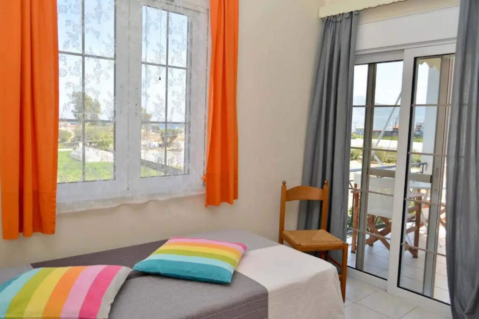 Troumpas Family Rooms & Apartments