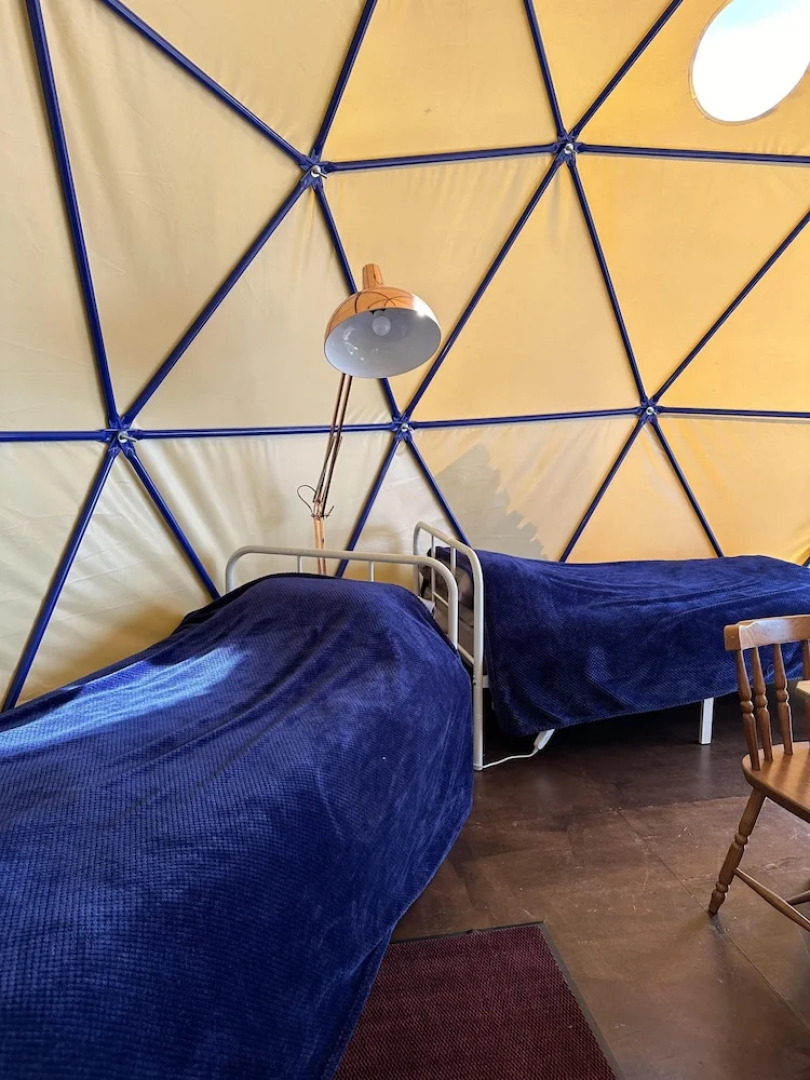 Geodome Glamping With sea Views Near Pendine
