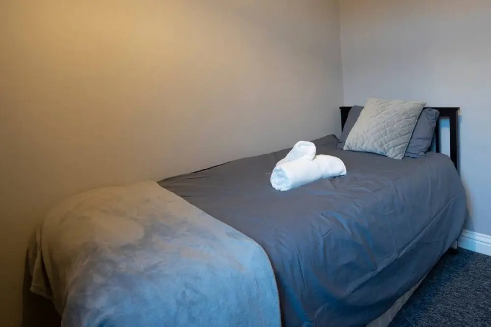 Near A1 Motorway - Free Parking