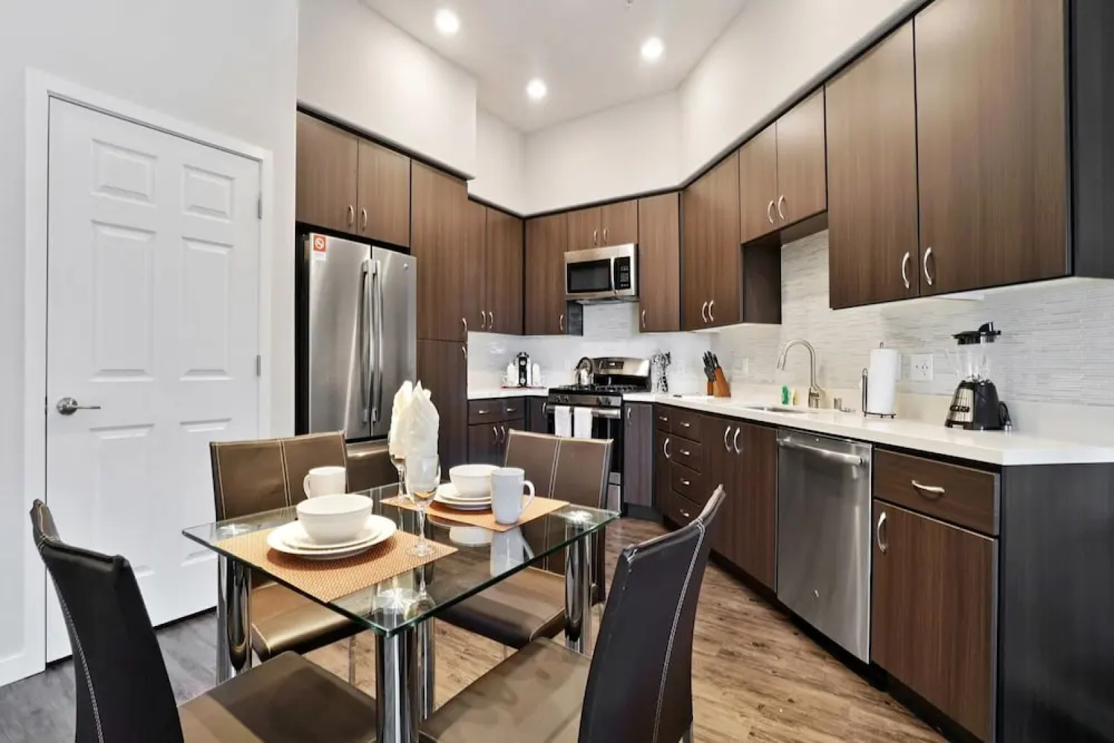 Global Luxury Suites in Campbell