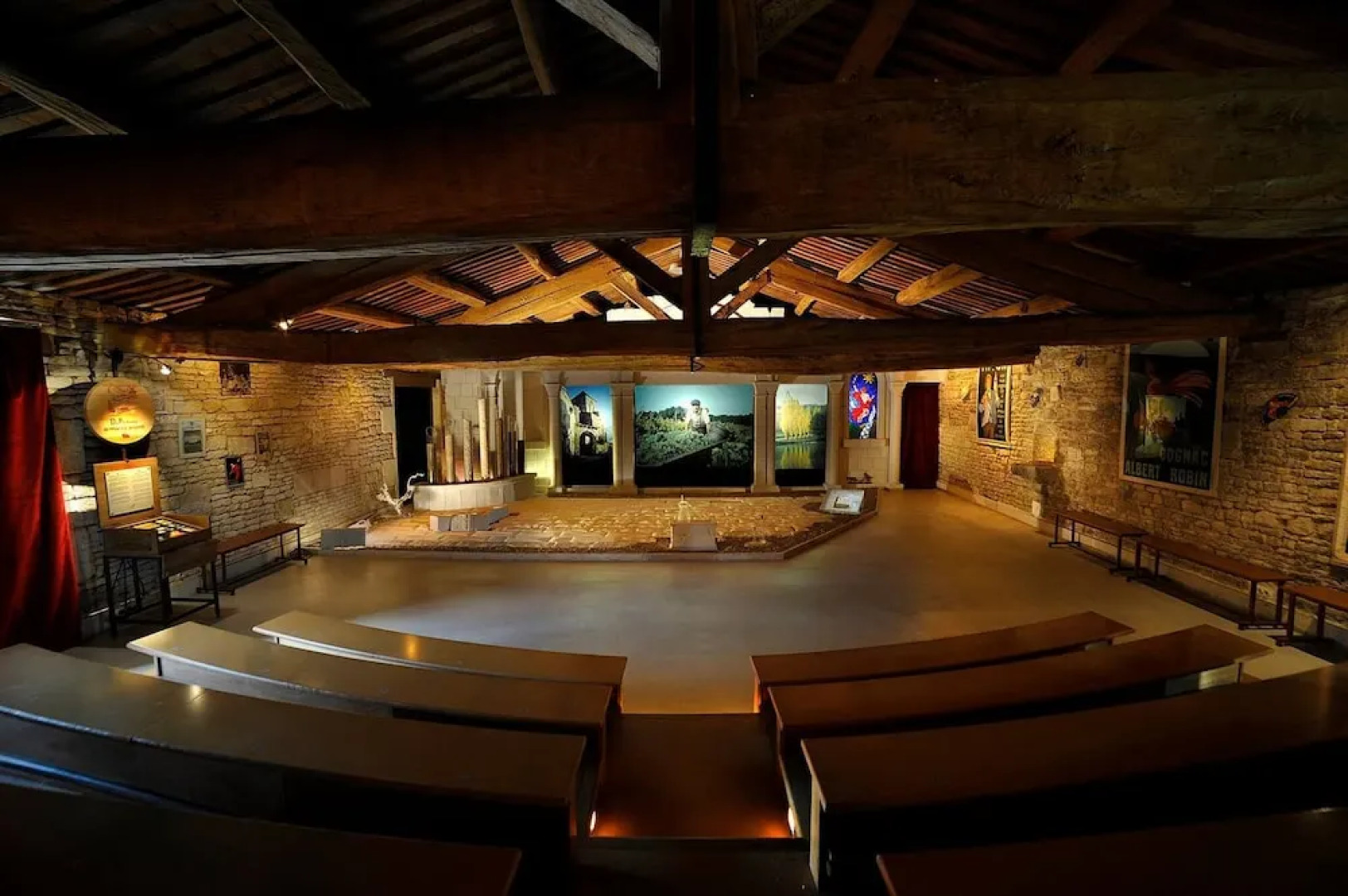 Le Logis Des Bessons