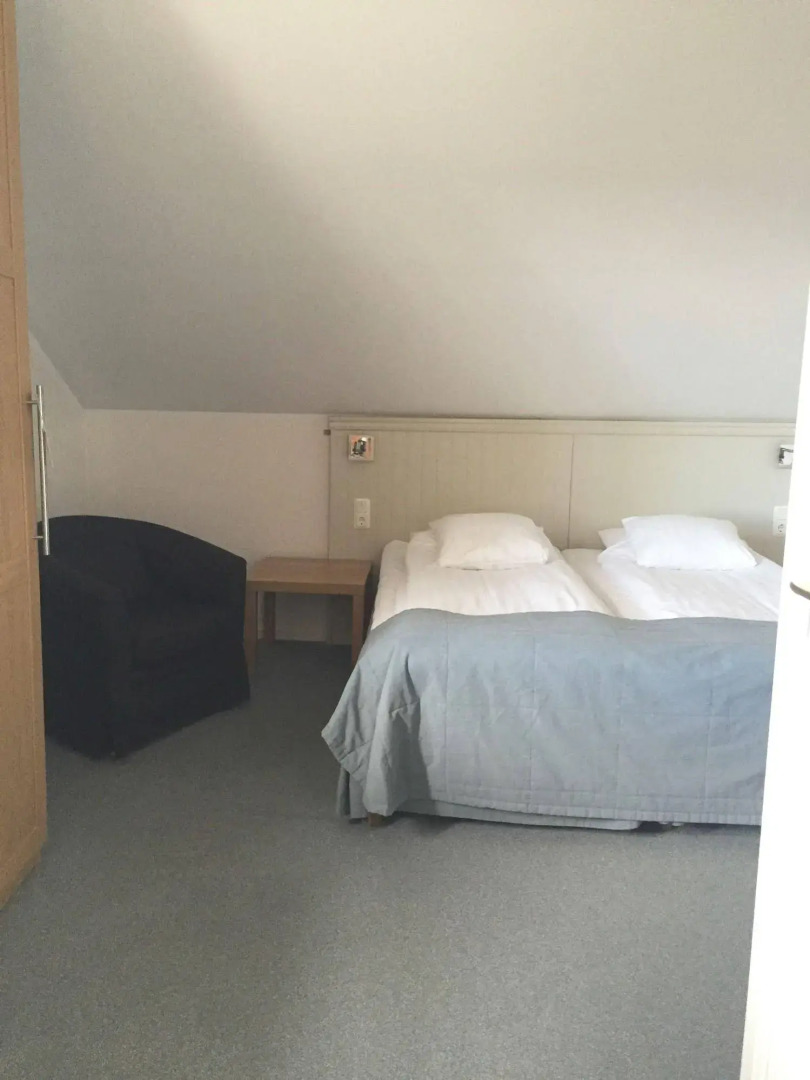 Adels Lågprishotell