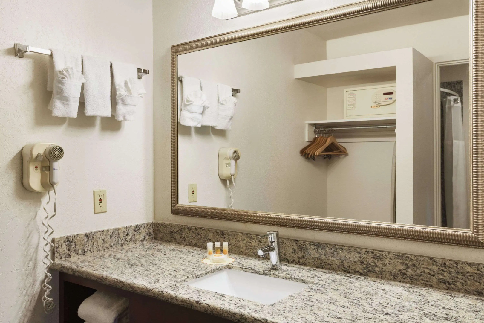 Days Inn by Wyndham Oceanside