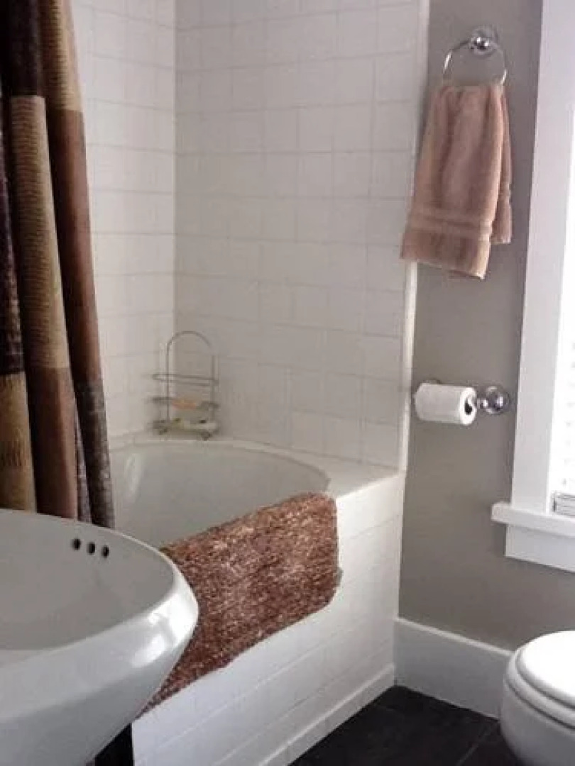 Bronco Bobbi's Hideout & Calamity Jane's