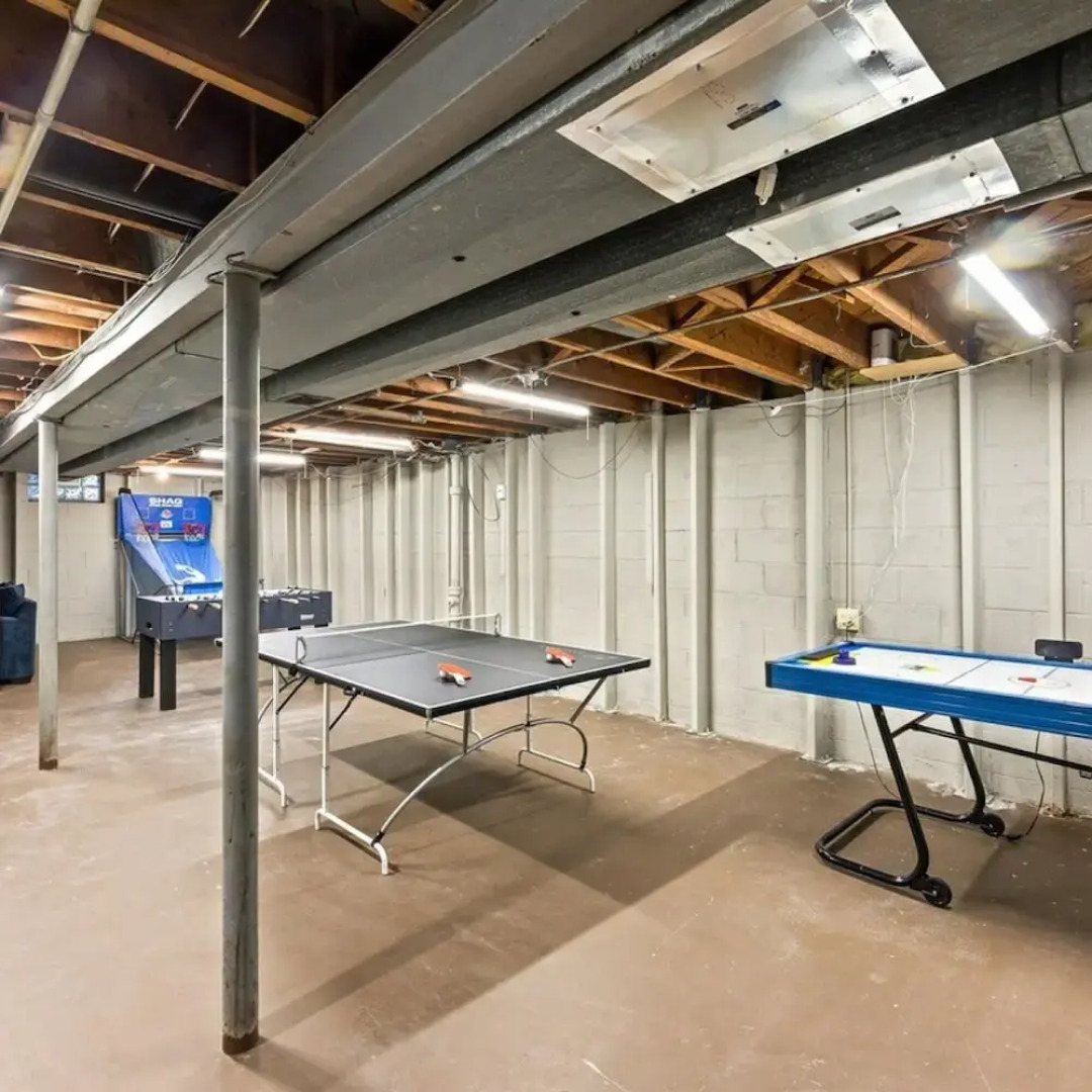 Brew City Game Room Fenced Yard Sleeps 13