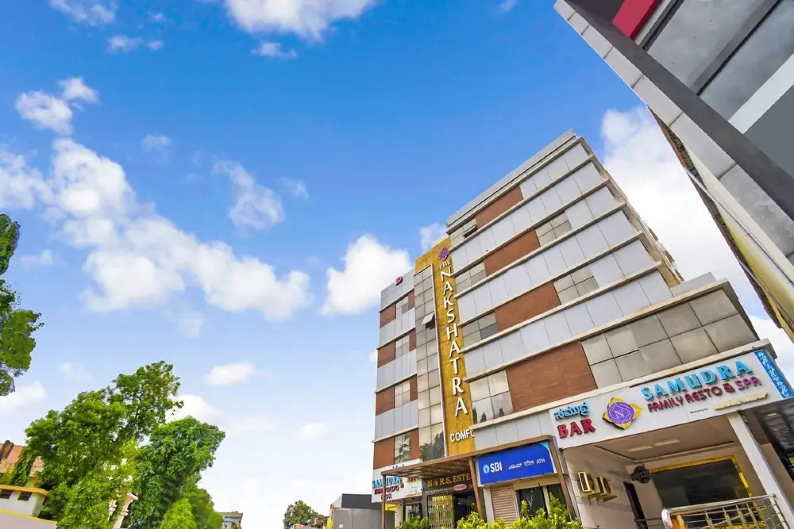 Capital O 42062 Nakshatra Comforts