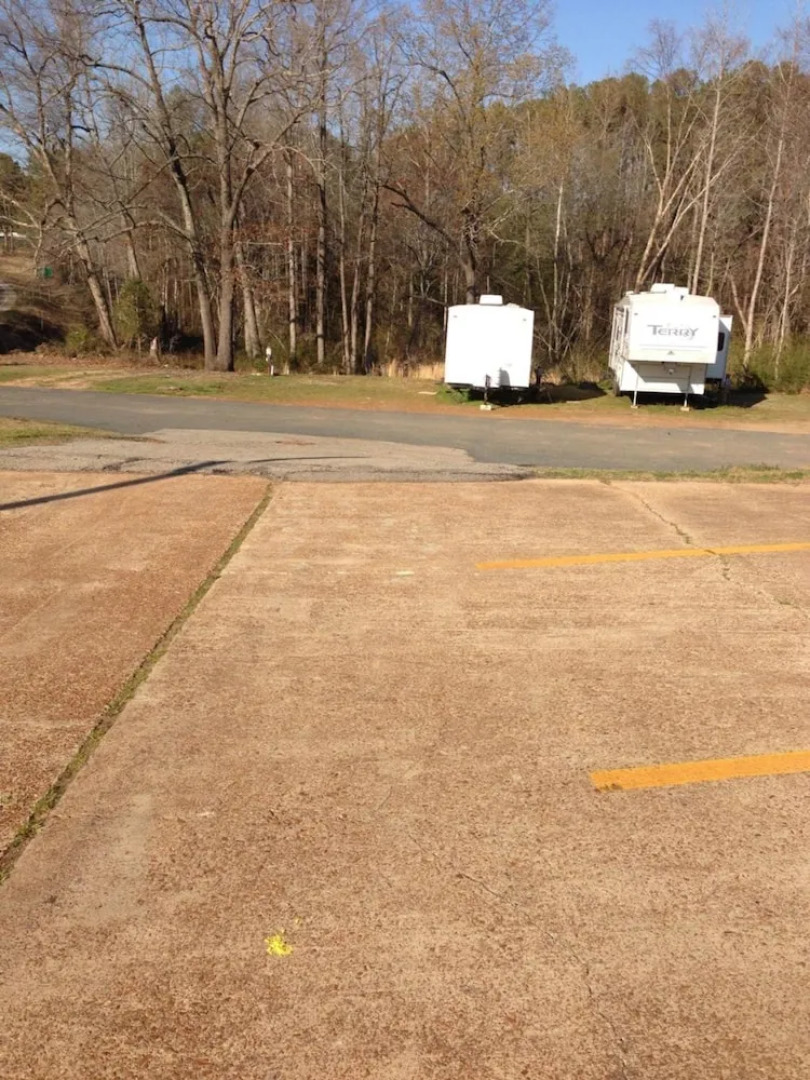 Sportsman Inn and Suites