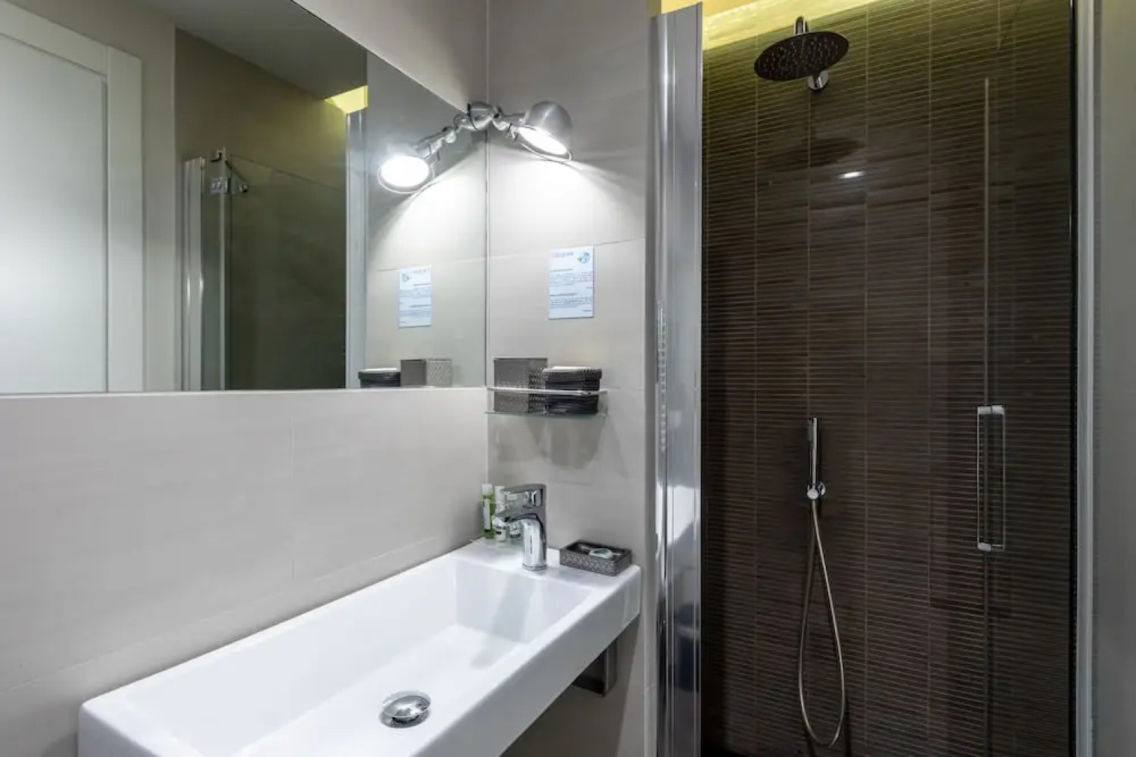 Blue Inn Luxury Suites