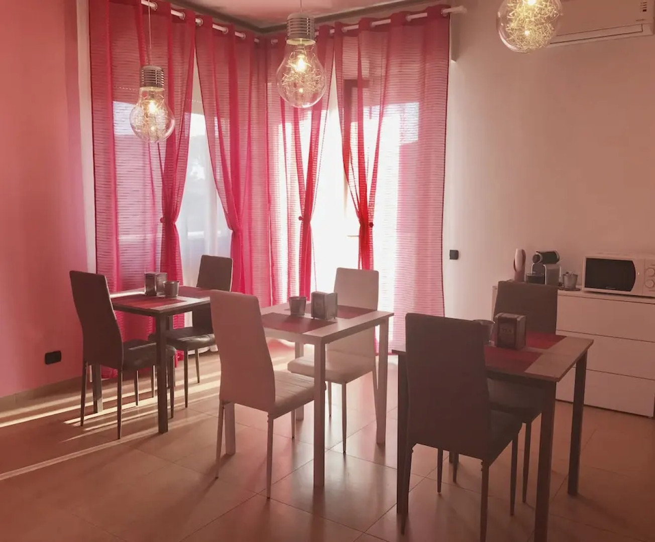 Color House Malpensa B&B