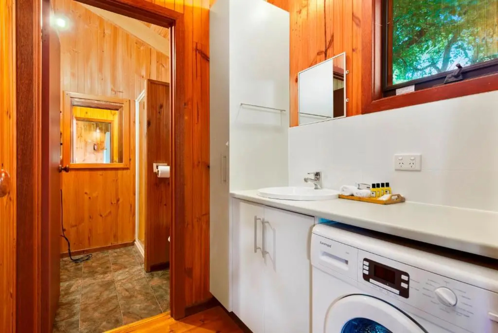 Johanna River Farm & Cottages