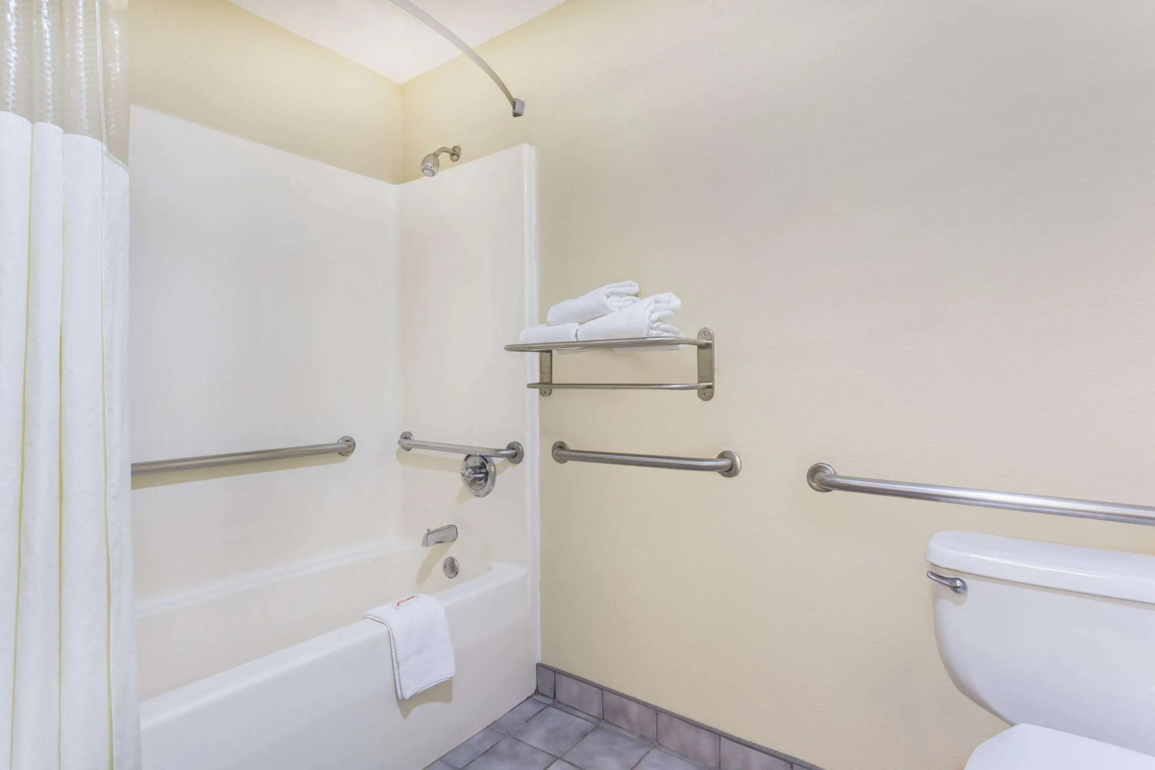 Baymont by Wyndham Bowling Green