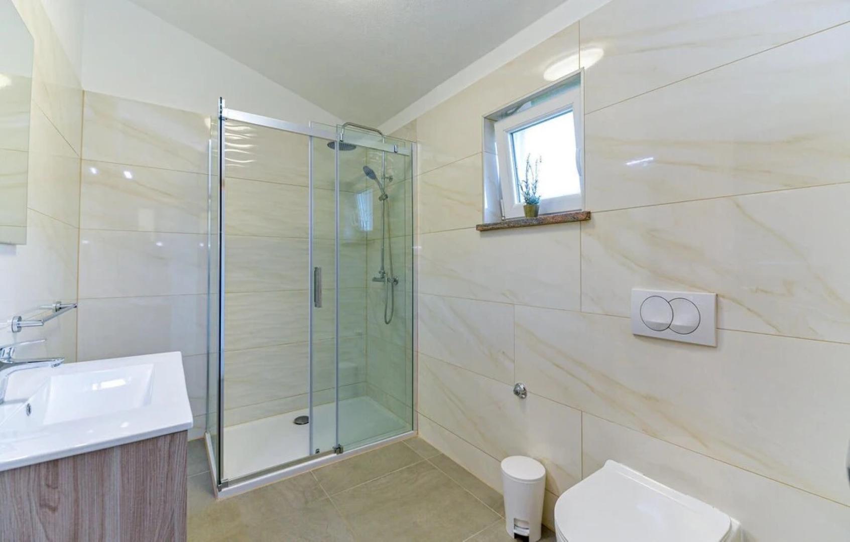 Nice Home in Rovanjska With 4 Bedrooms, Wifi and Outdoor Swimming Pool