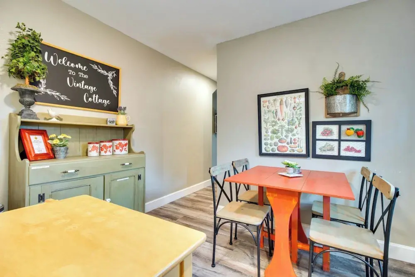 Updated Cotter Cottage: Walk to White River!