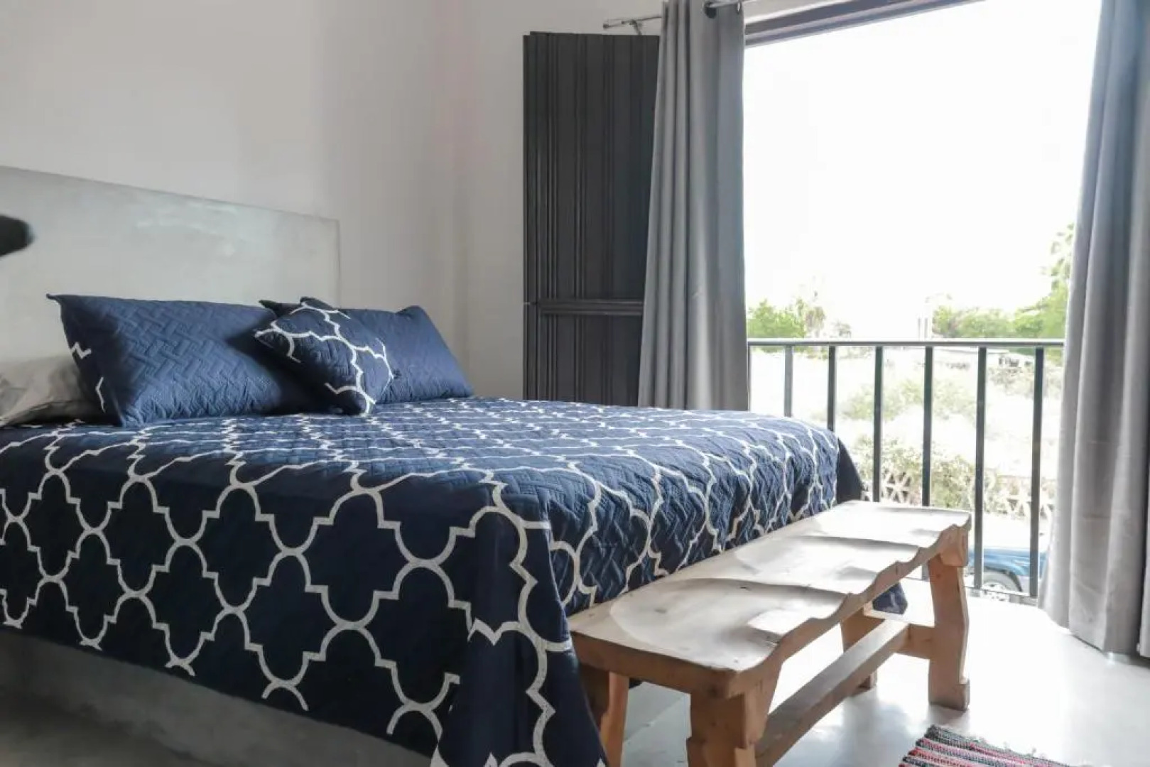 Gallo Azul, Downtown Loft Style Apartment